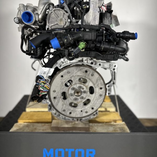 PEUGEOT 3008 1.2 PureTech Motor code: HNS